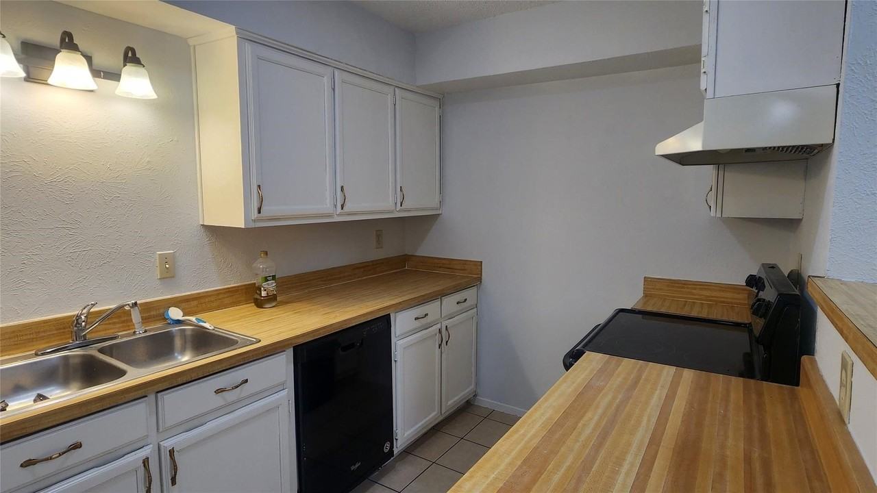 123 Prairie Creek Cir - Photo 3 of 21