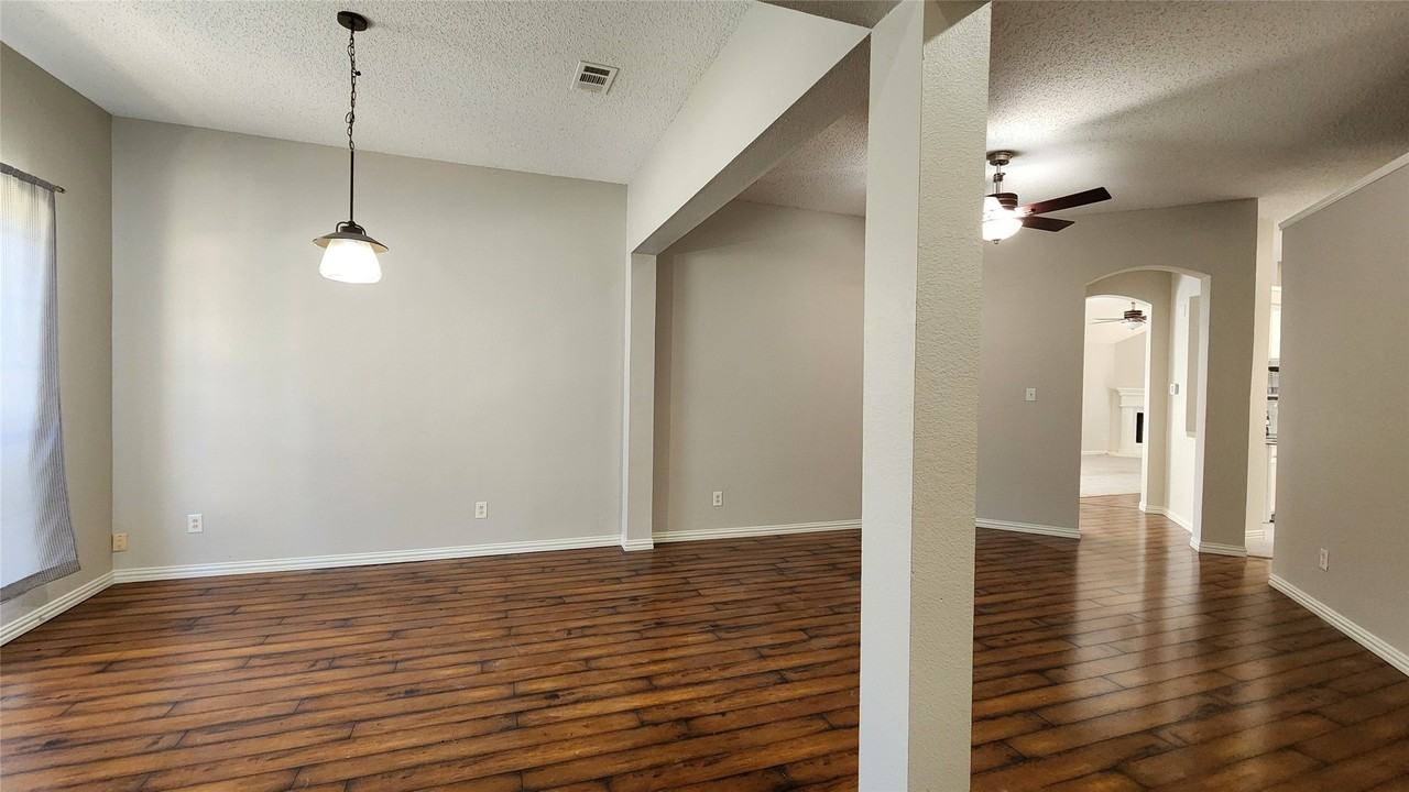 3408 Mosswood Dr - Photo 2 of 29
