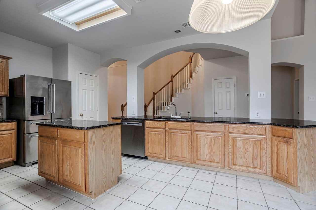 7025 Michael Dr - Photo 6 of 21