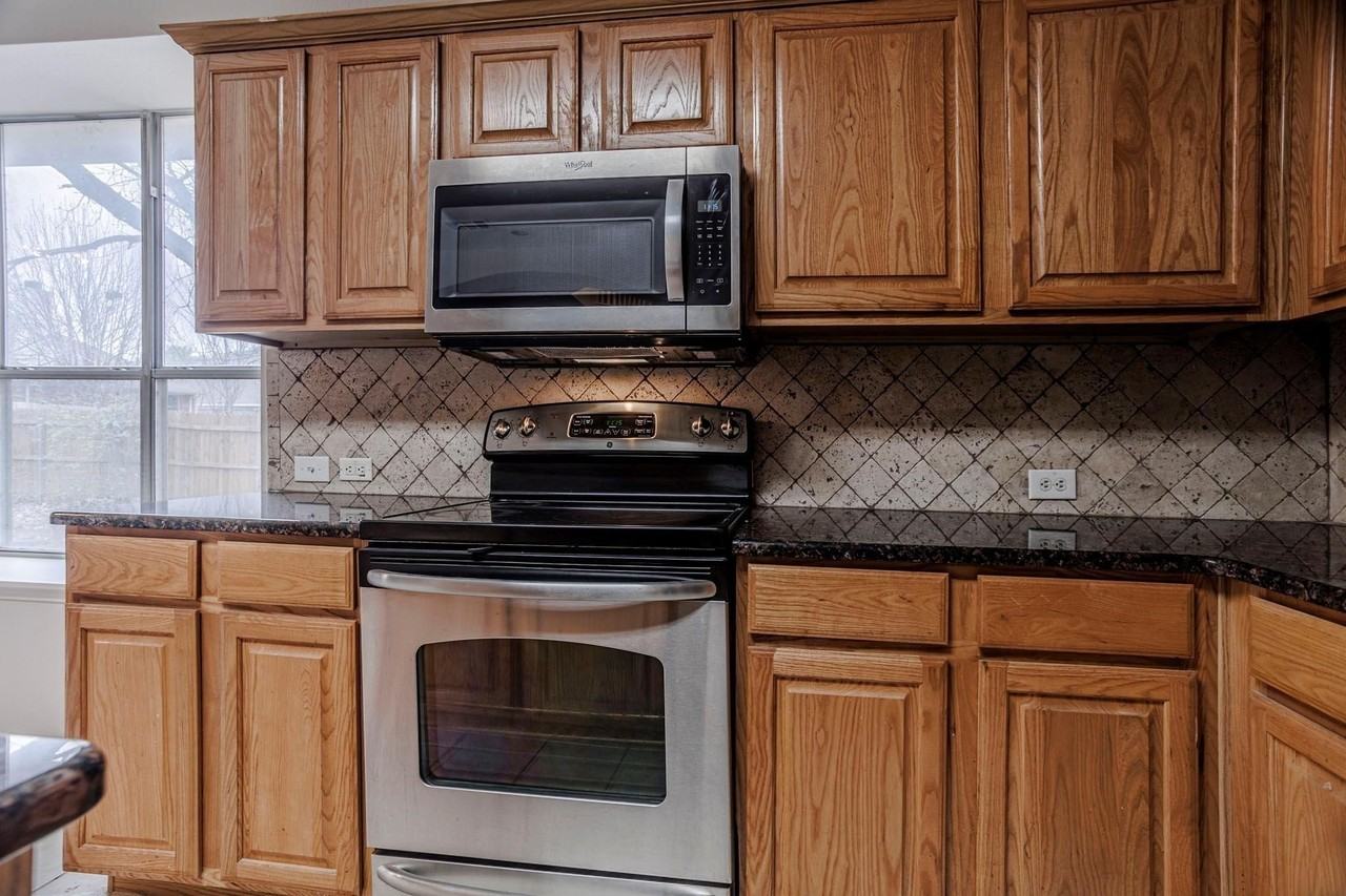7025 Michael Dr - Photo 7 of 21