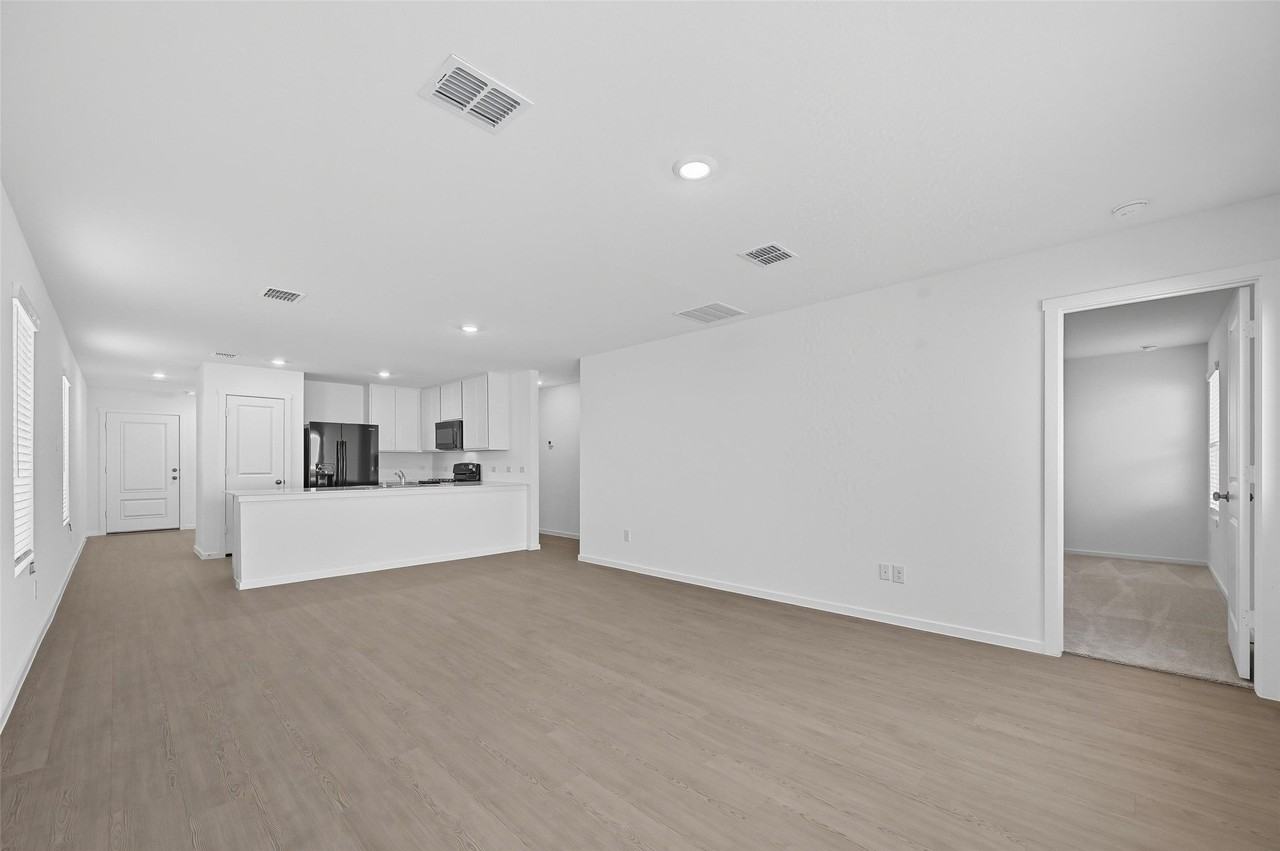 1013 Rain Tree Rd - Photo 2 of 17
