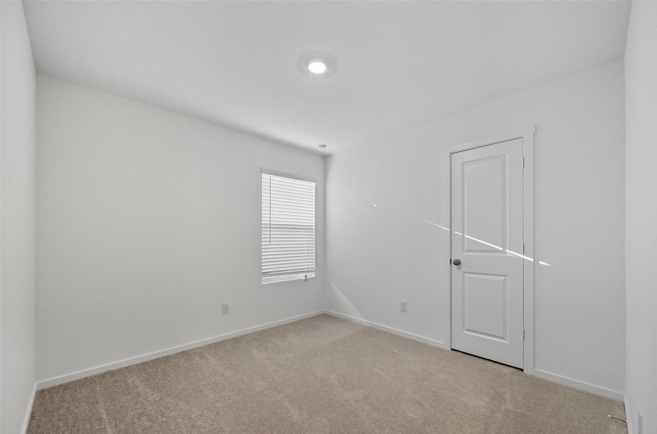 1013 Rain Tree Rd - Photo 6 of 17