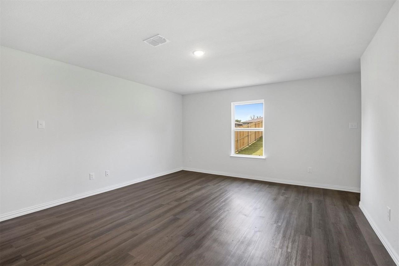 406 E Munson St - Photo 6 of 18