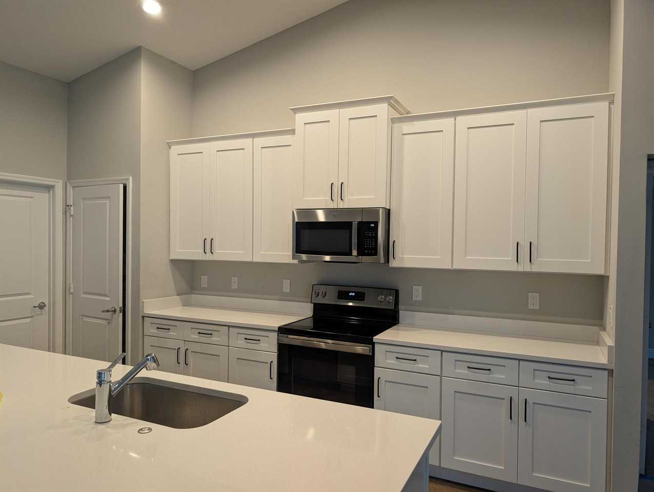 1206 Sw Asturia Ave - Photo 4 of 6