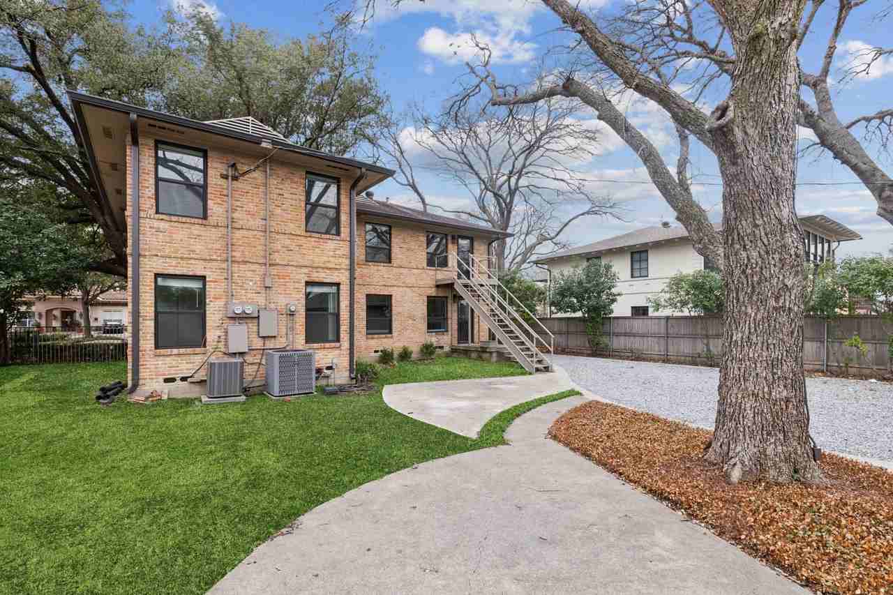 6725 Del Norte Ln - Photo 3 of 16