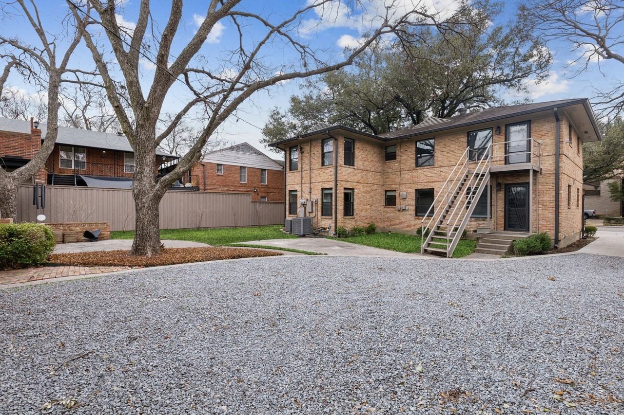 6725 Del Norte Ln - Photo 4 of 16