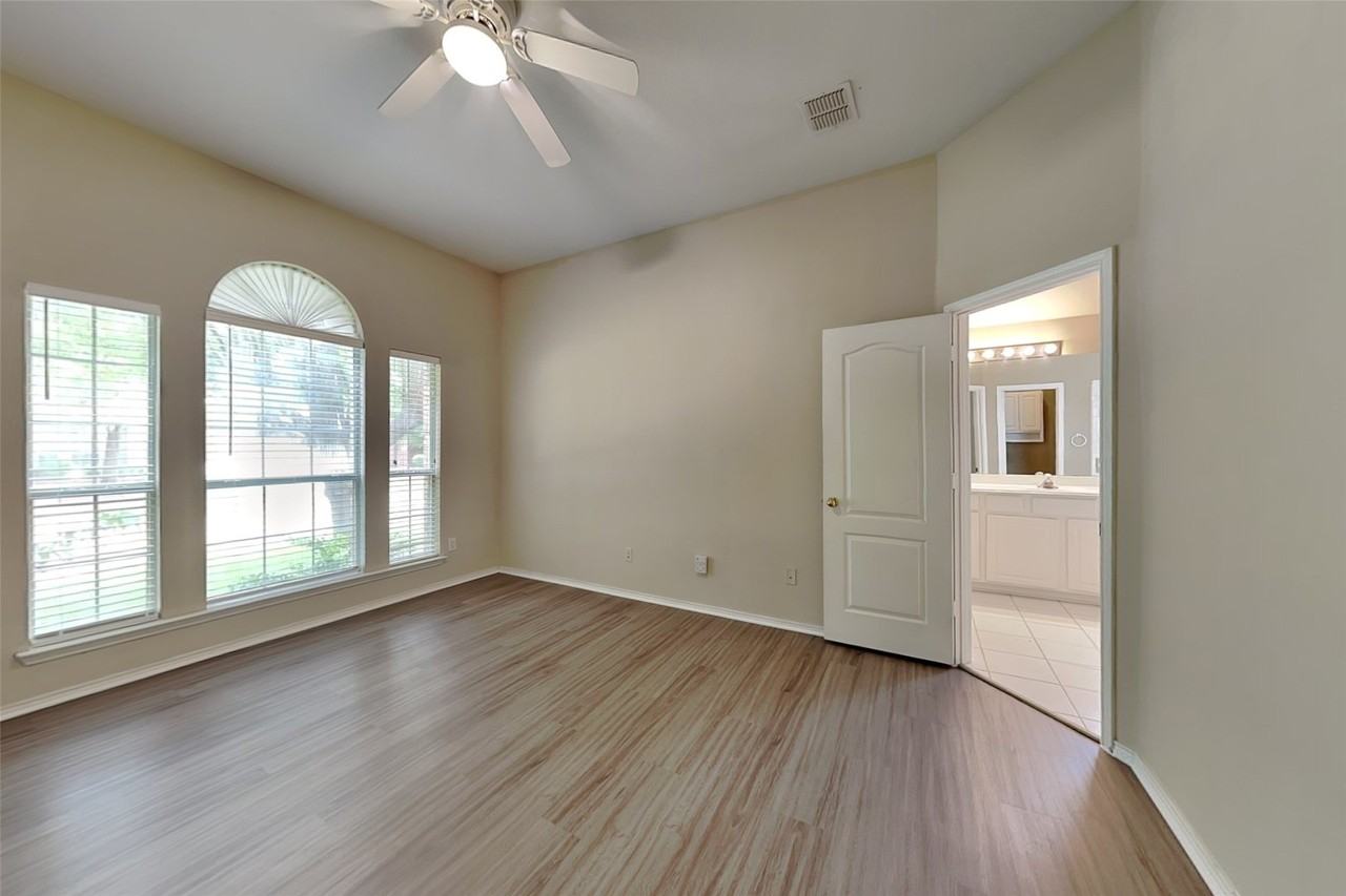 11364 Lockshire Dr - Photo 7 of 16