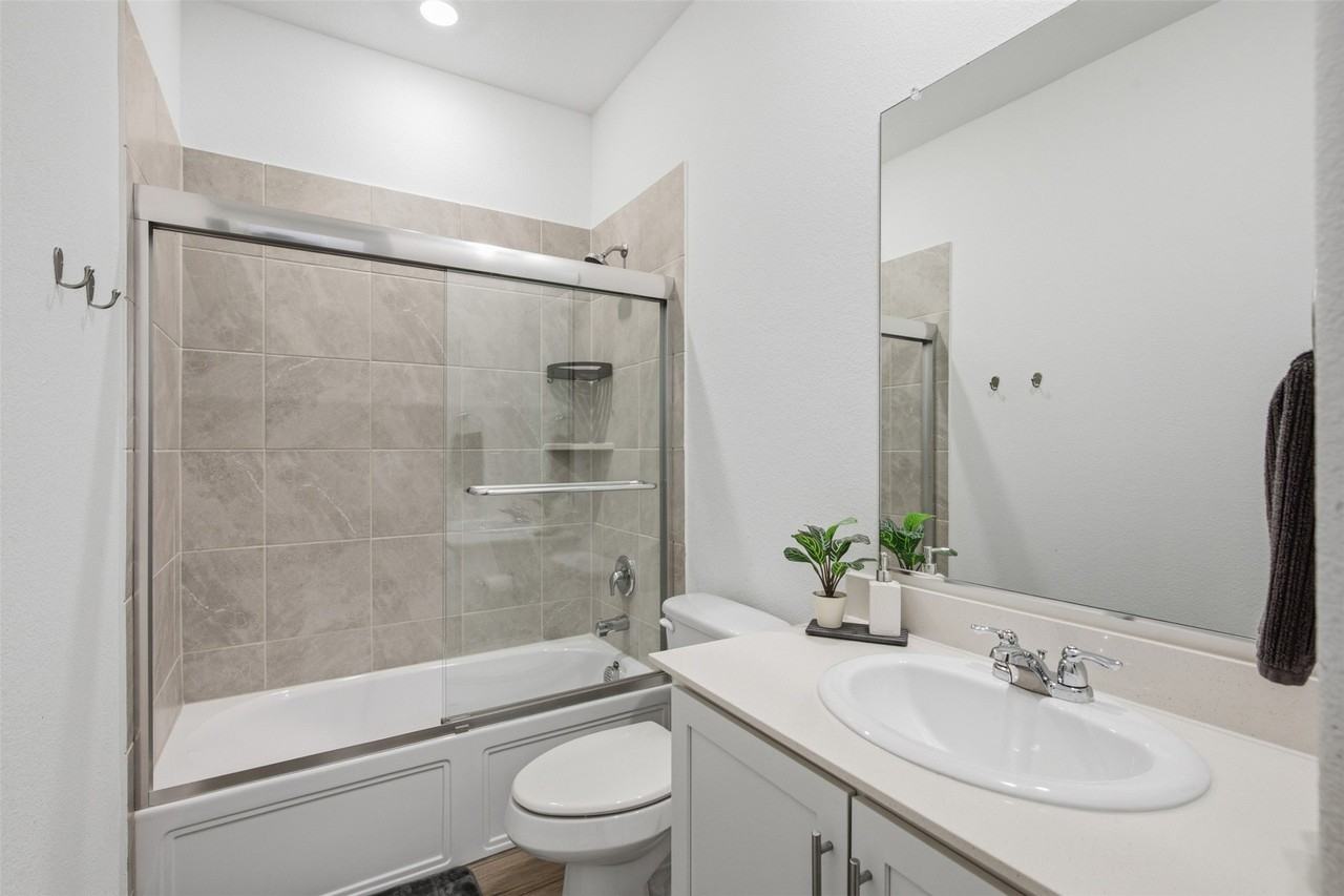 1121 Western Yarrow Ave - Photo 6 of 30