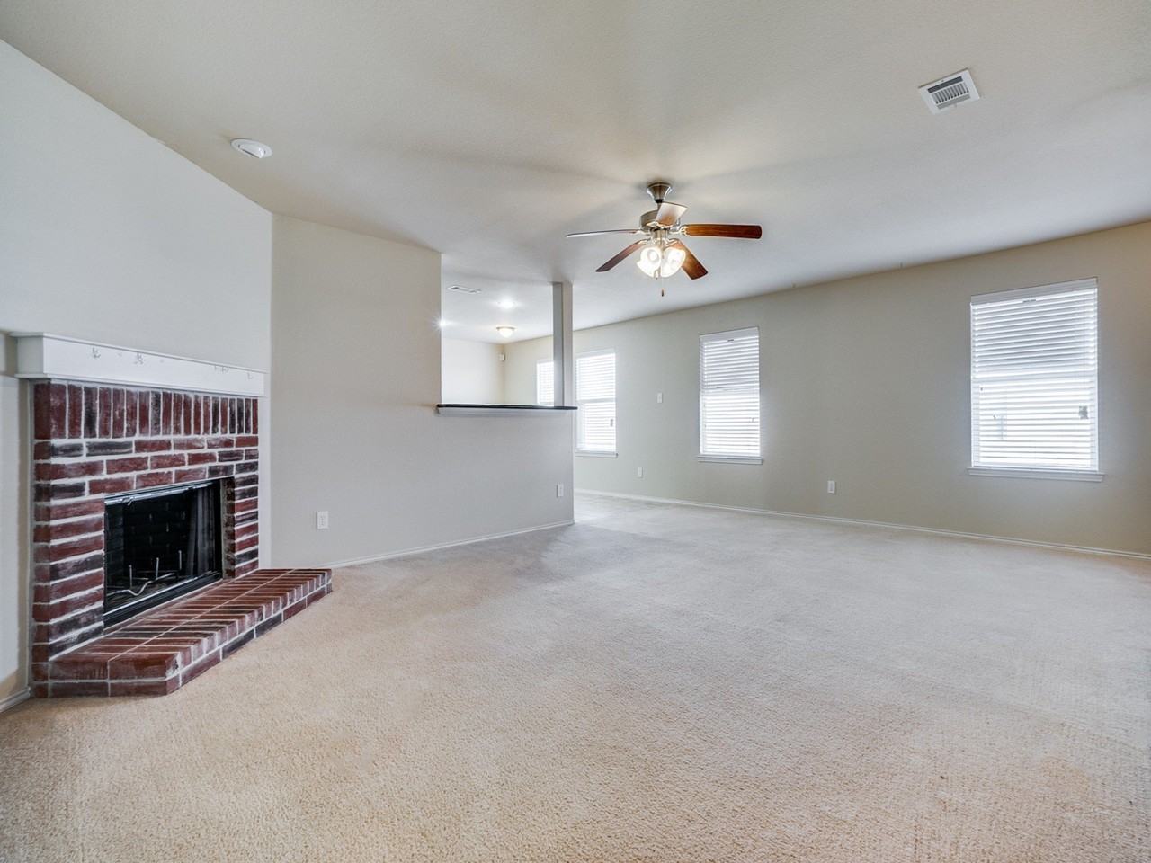 76 Daisy Dr - Photo 5 of 19