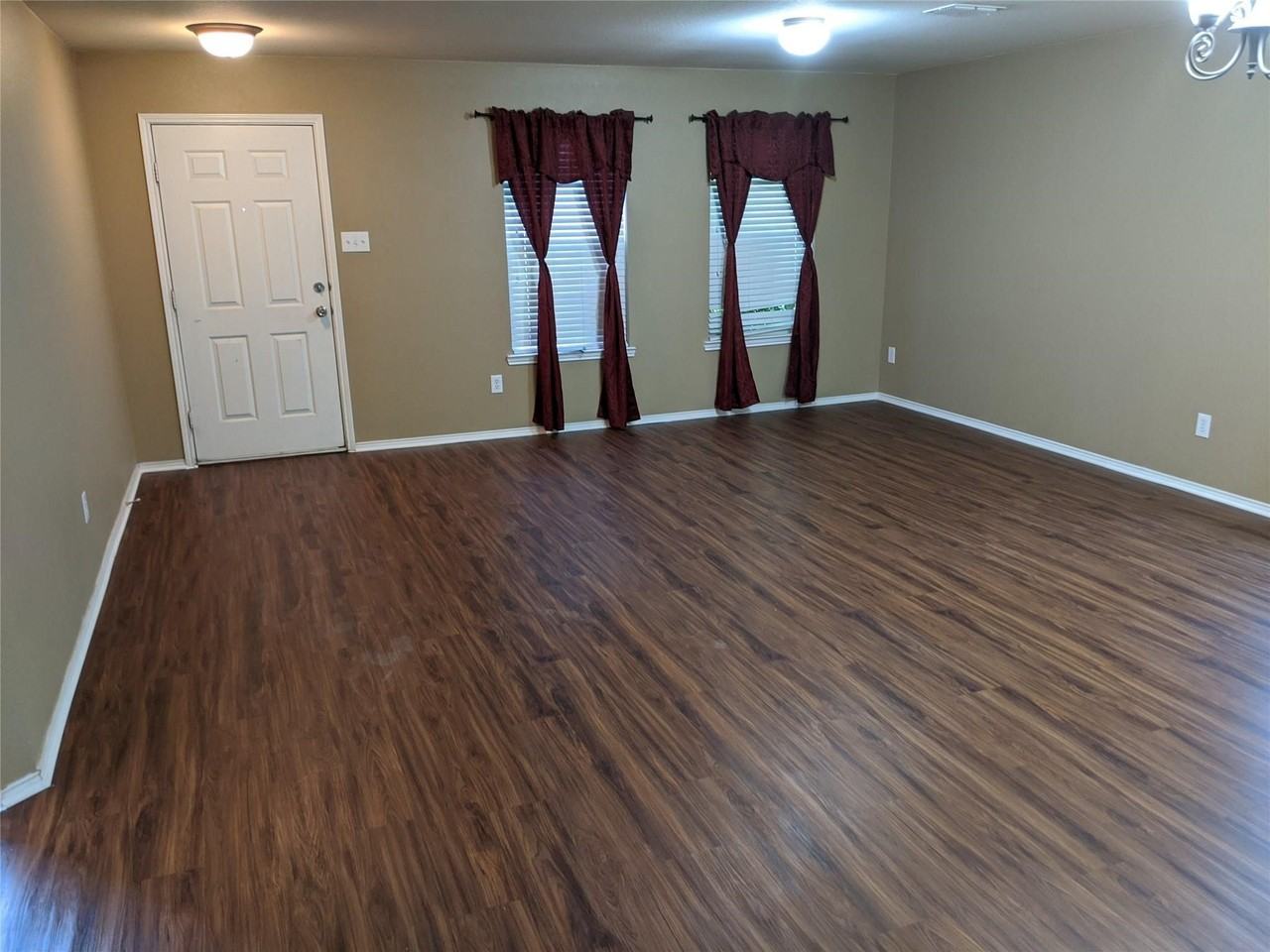 4525 Mountain Oak St - Photo 3 of 26