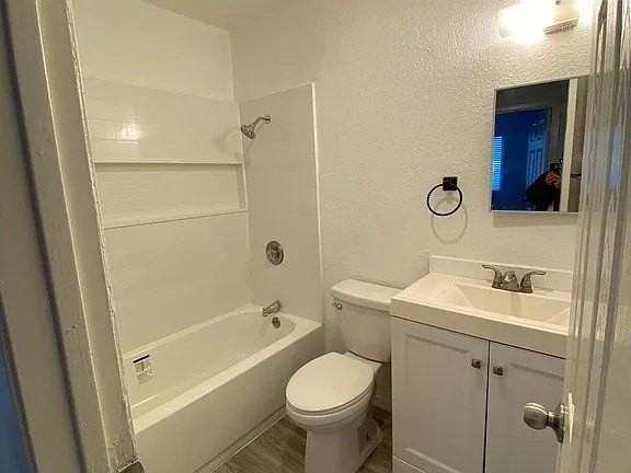 3501 Gatewood Ln - Photo 3 of 15