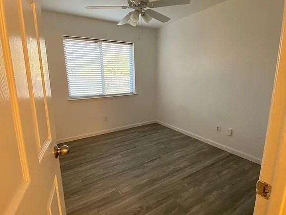 3501 Gatewood Ln - Photo 4 of 15