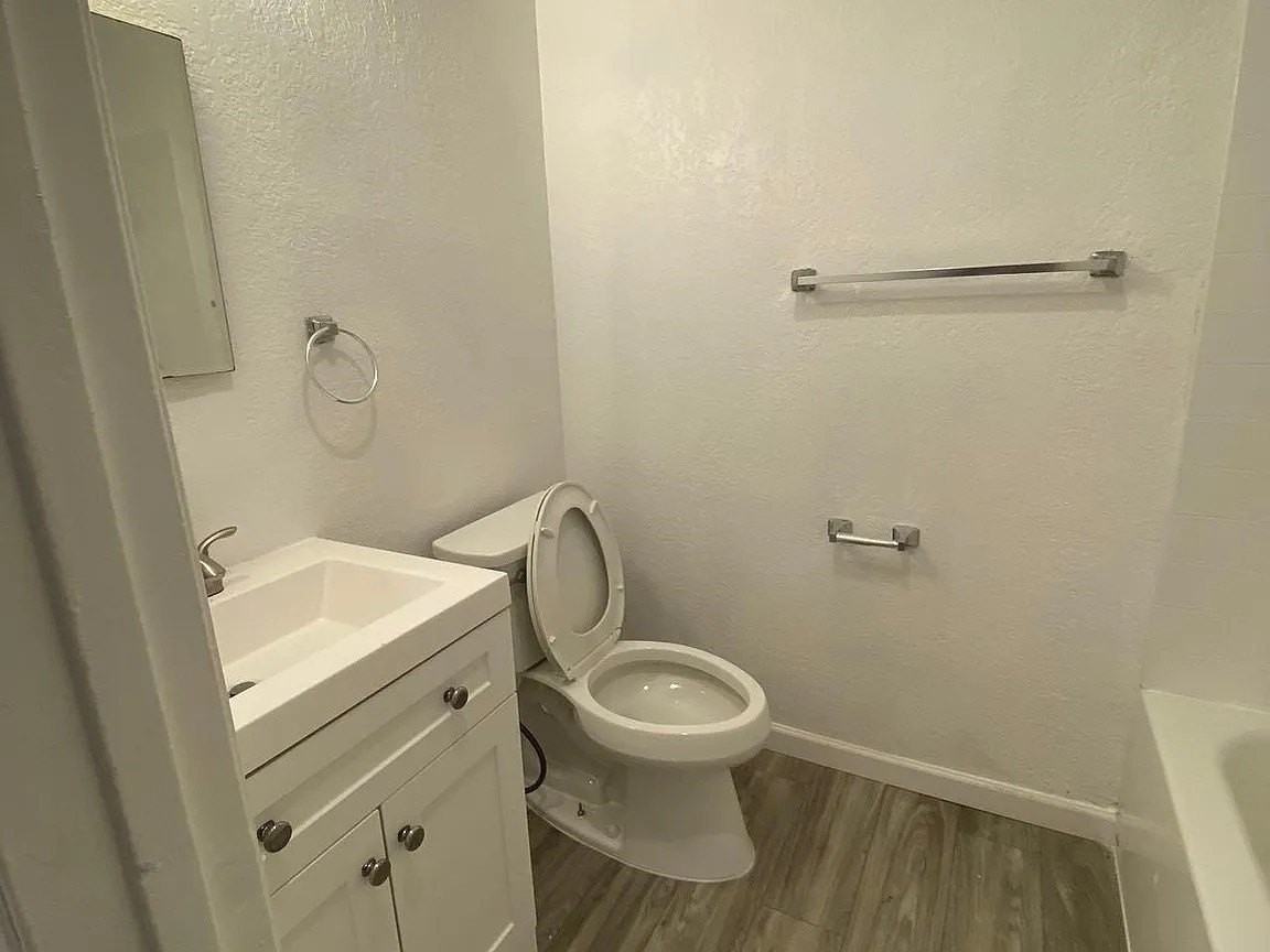 3501 Gatewood Ln - Photo 5 of 15