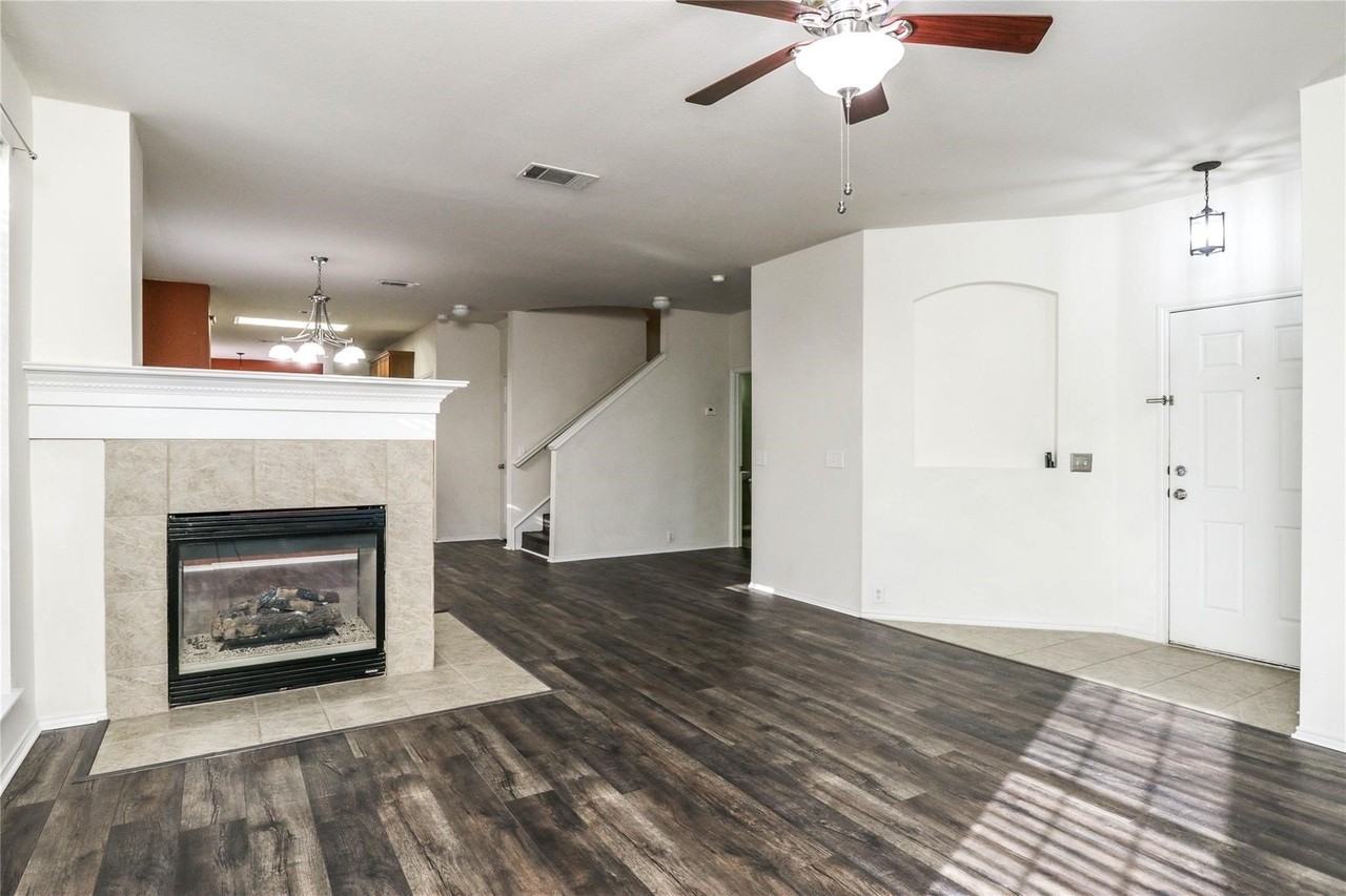 11232 Chaucer Dr - Photo 5 of 20