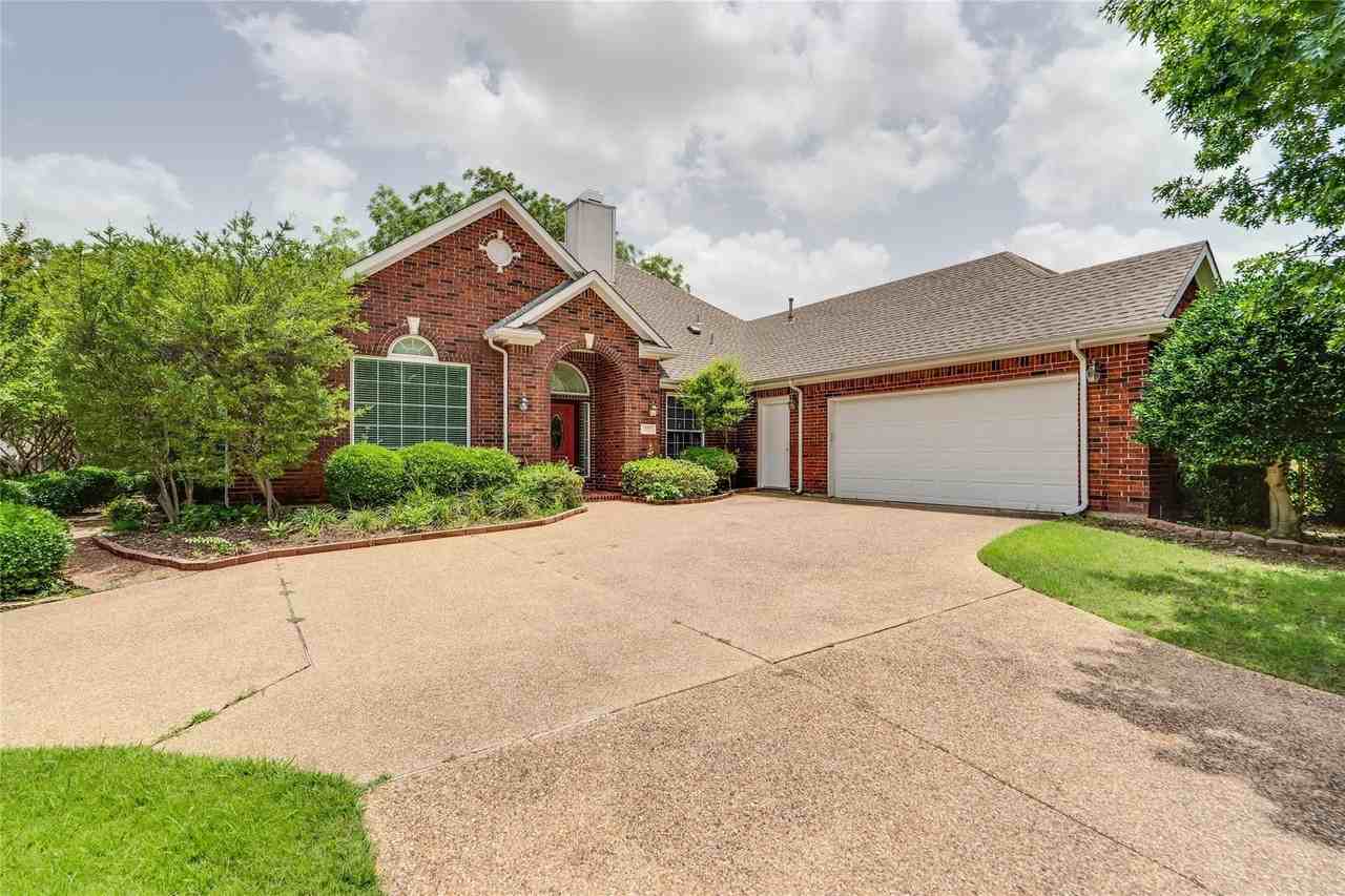 200 Diamond Ridge Dr - Photo 2 of 28