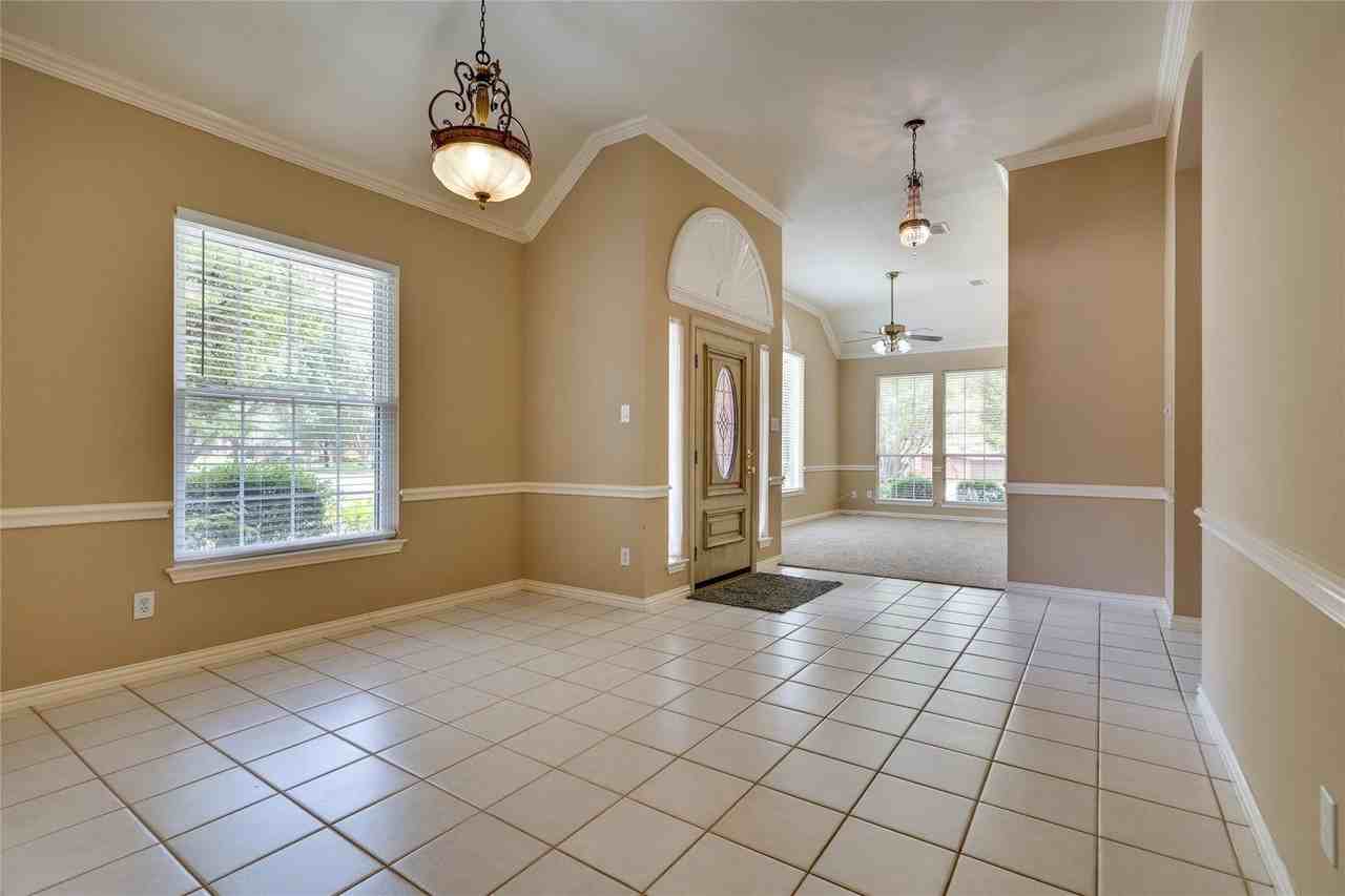 200 Diamond Ridge Dr - Photo 4 of 28