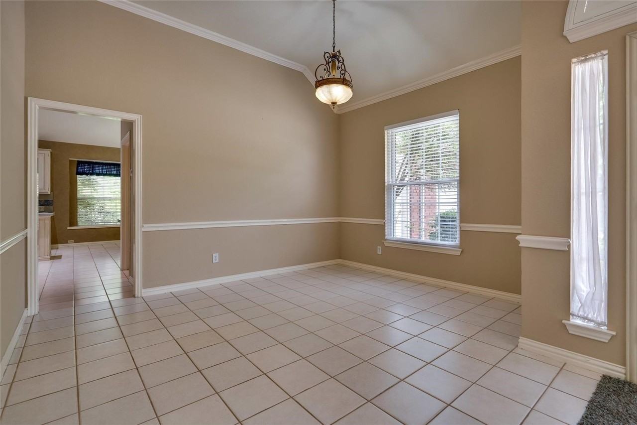200 Diamond Ridge Dr - Photo 6 of 28