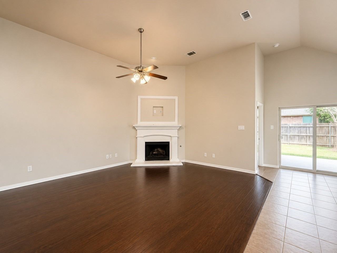 11813 Sundog Way - Photo 4 of 28
