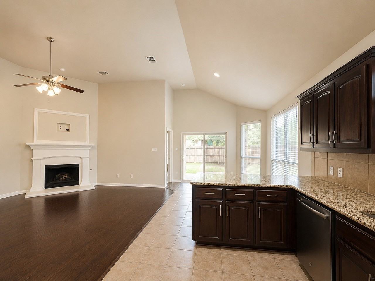 11813 Sundog Way - Photo 5 of 28