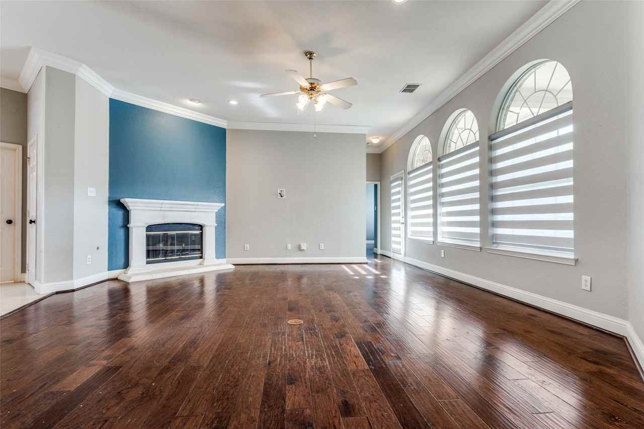 2913 Bellerive Dr - Photo 6 of 25