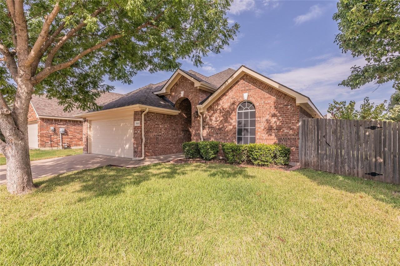 7801 Quiet Waters Dr