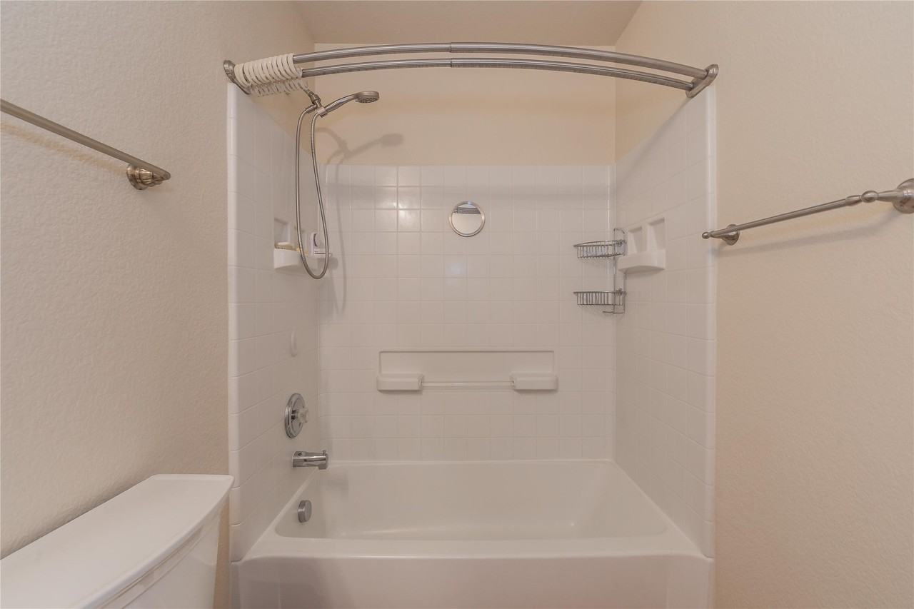 7801 Quiet Waters Dr - Photo 6 of 22