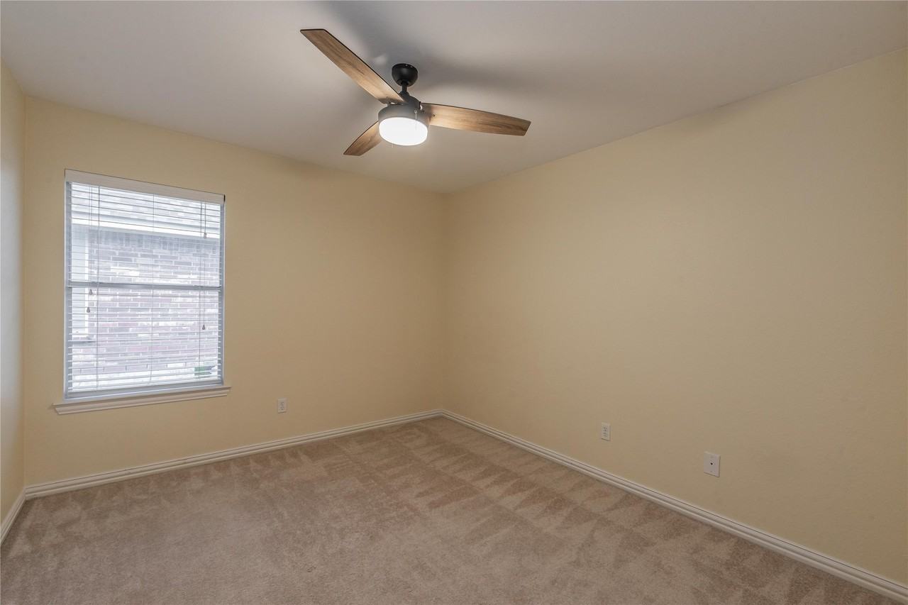7801 Quiet Waters Dr - Photo 7 of 22
