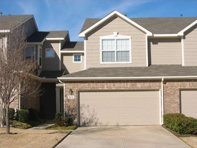 909 Avondale Ln