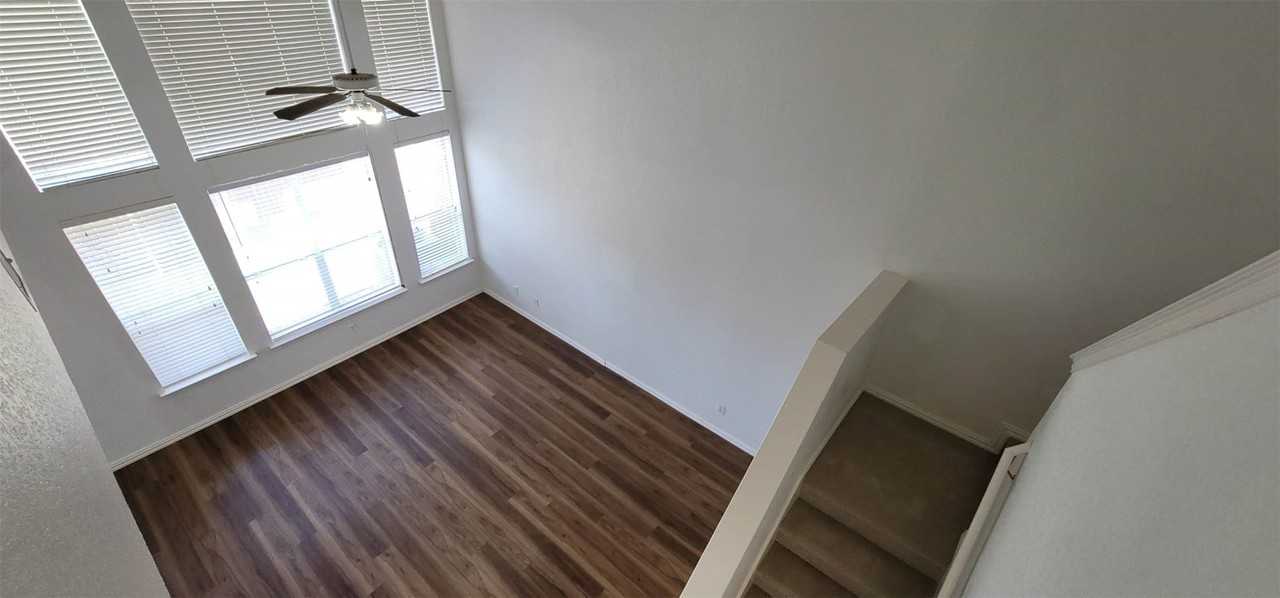 909 Avondale Ln - Photo 4 of 23
