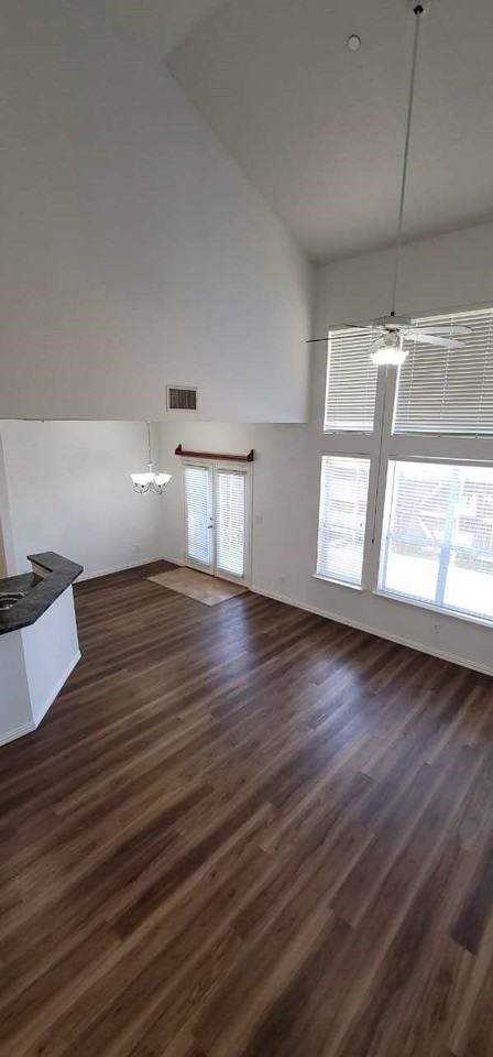 909 Avondale Ln - Photo 5 of 23