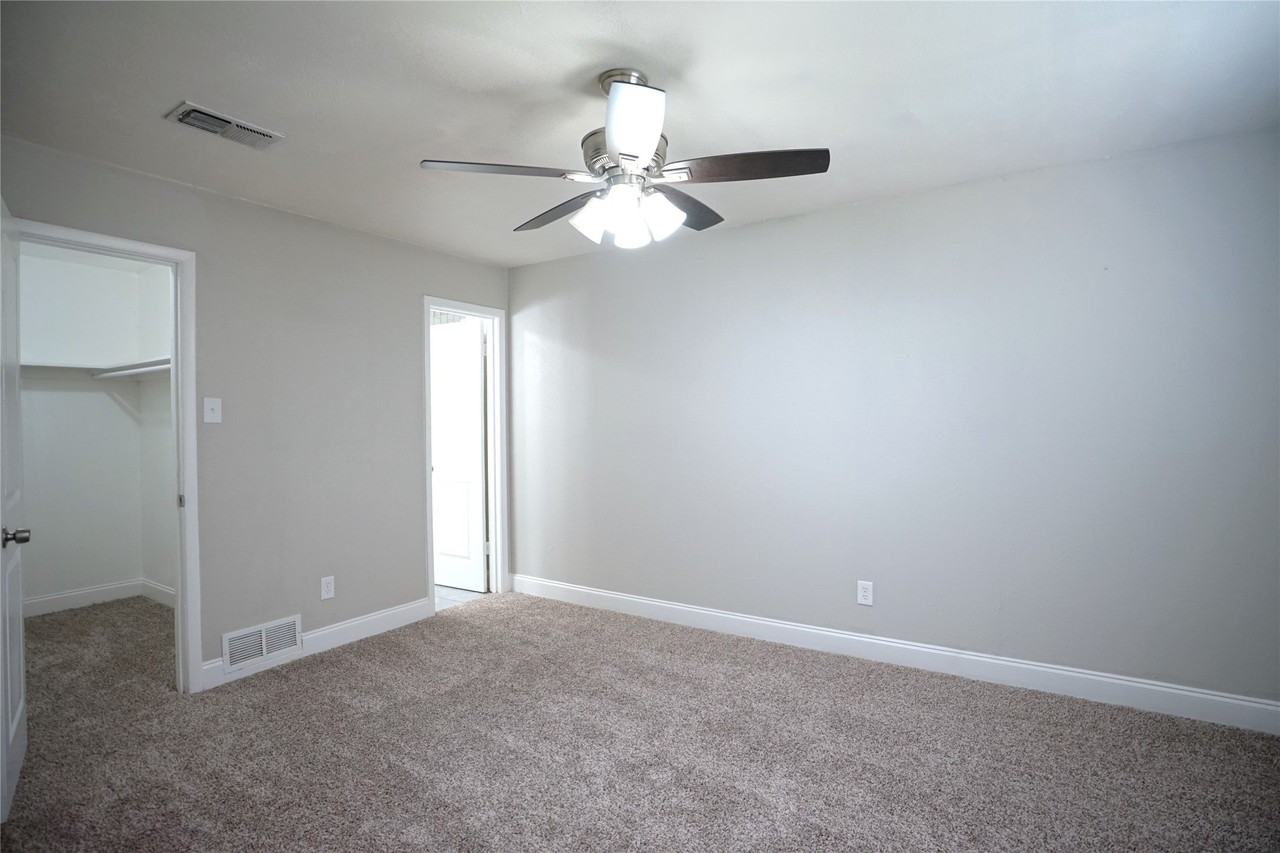 619 Todd Ct - Photo 5 of 17