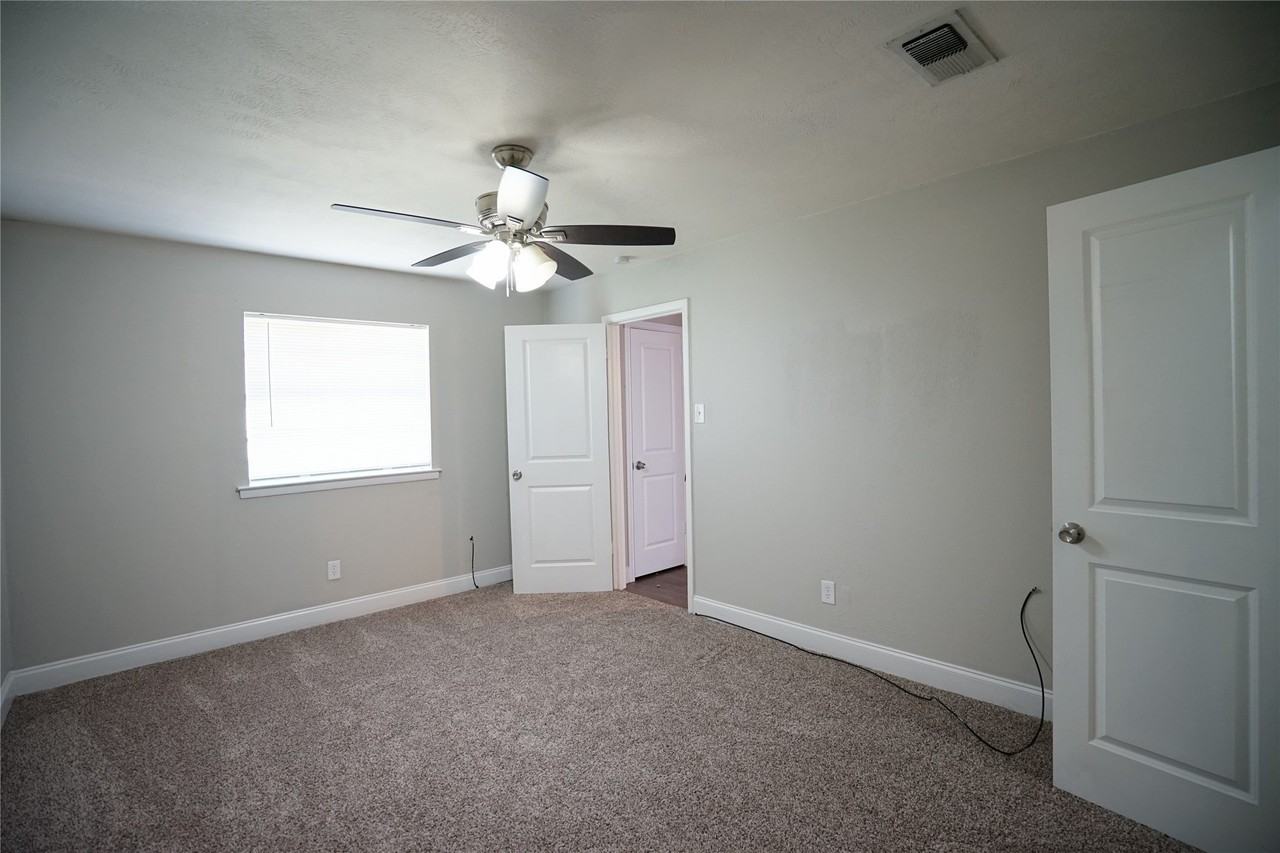 619 Todd Ct - Photo 6 of 17