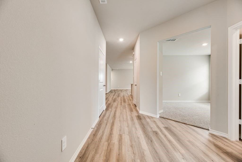 16521 Hudson Prairie Way - Photo 4 of 19