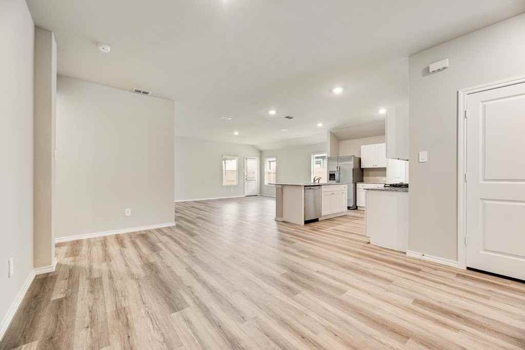 16521 Hudson Prairie Way - Photo 7 of 19