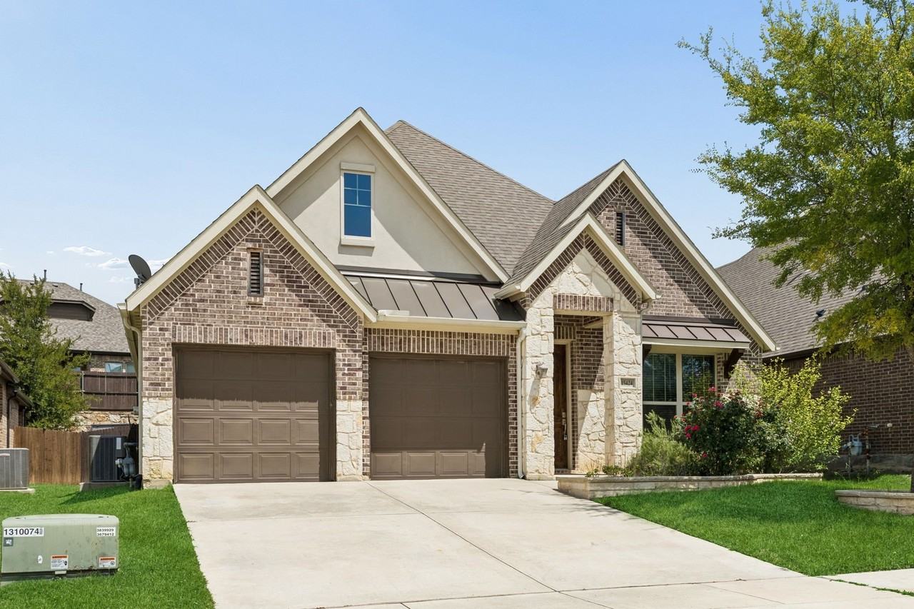 15424 Bluffdale Dr - Photo 2 of 29
