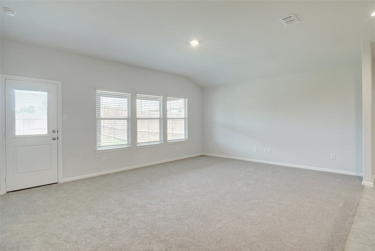 113 Anderson Mill St - Photo 4 of 27