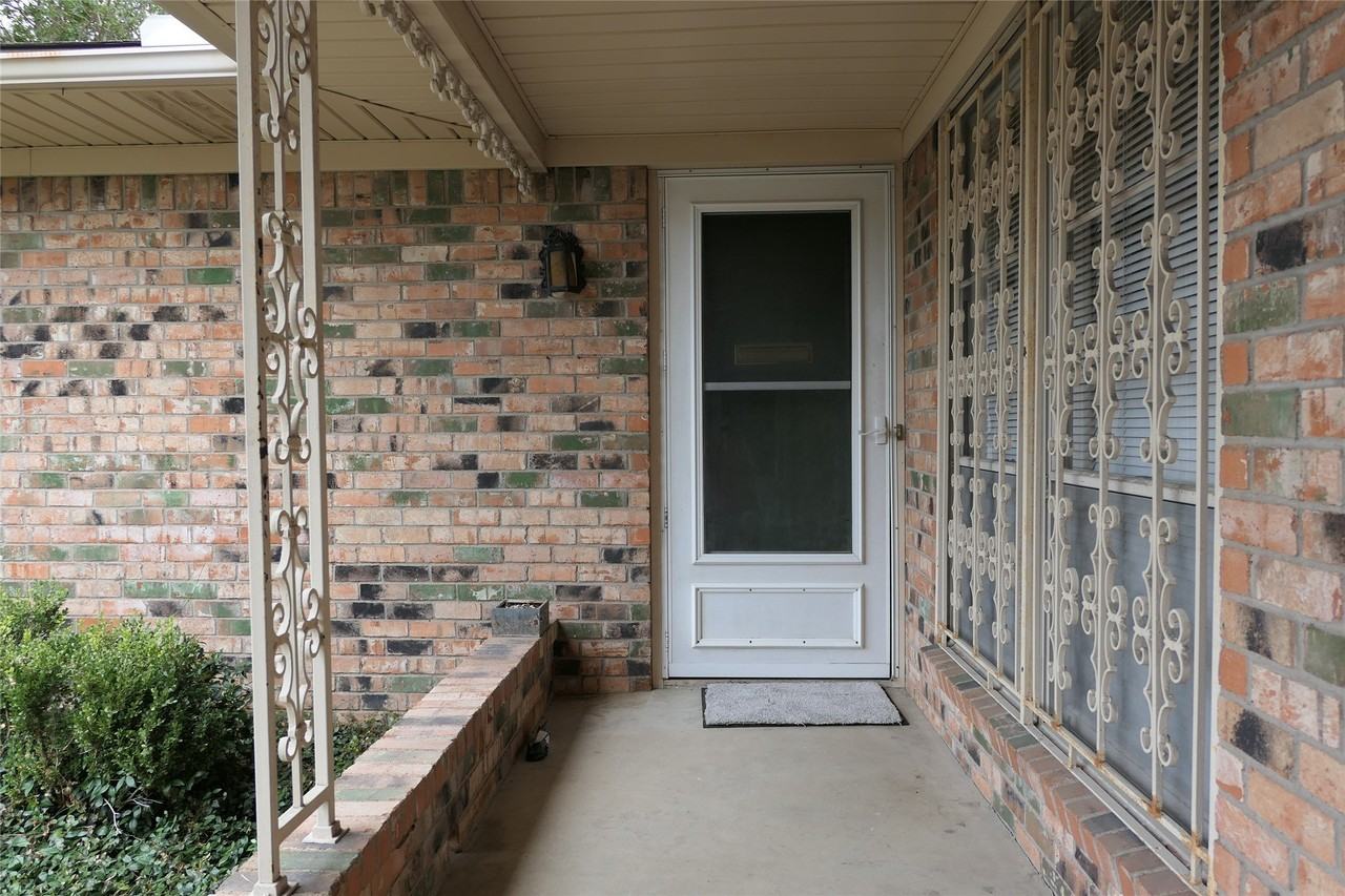 6315 Rincon Way - Photo 3 of 28