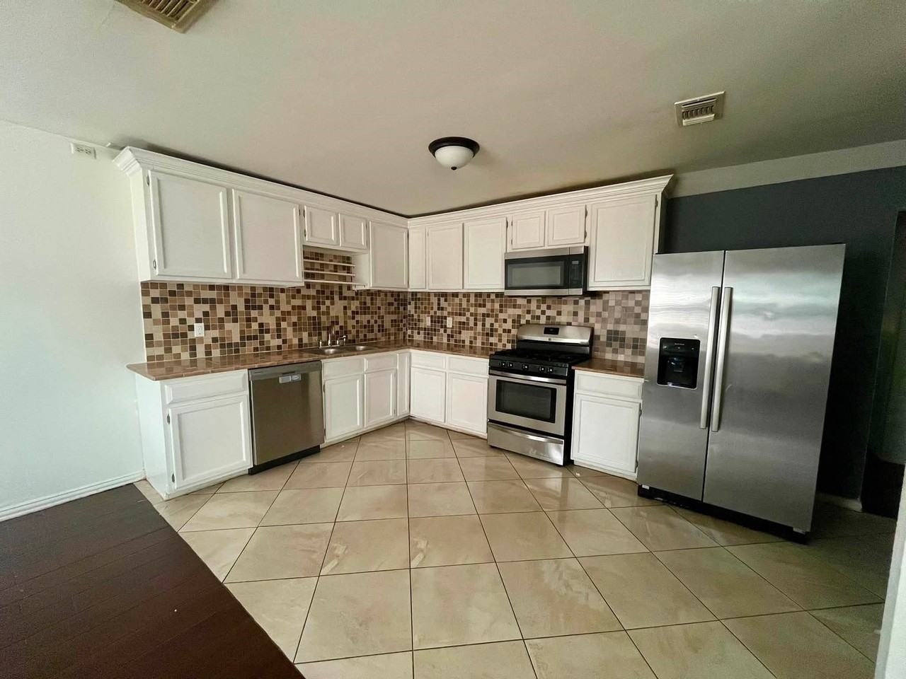 2965 Clovis Ave - Photo 4 of 21
