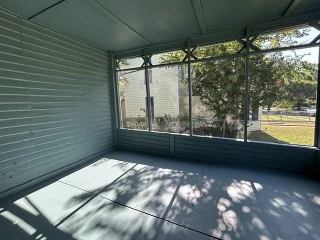 925 W Nelson St - Photo 4 of 24