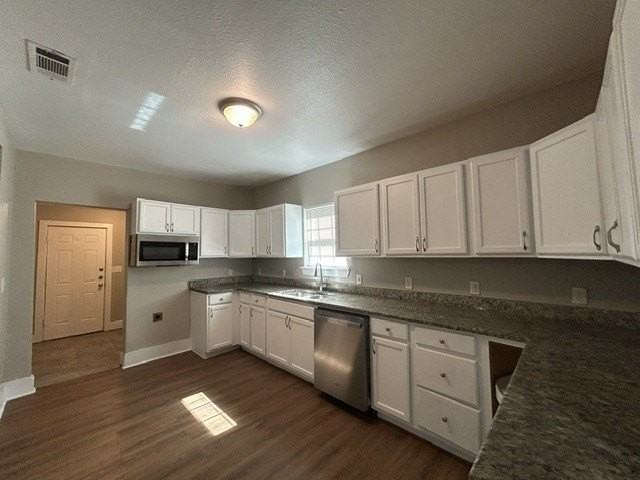 925 W Nelson St - Photo 7 of 24