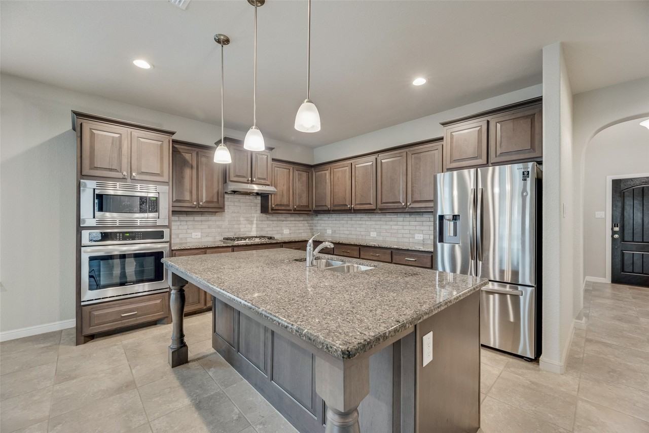1601 Bunting Dr - Photo 7 of 18