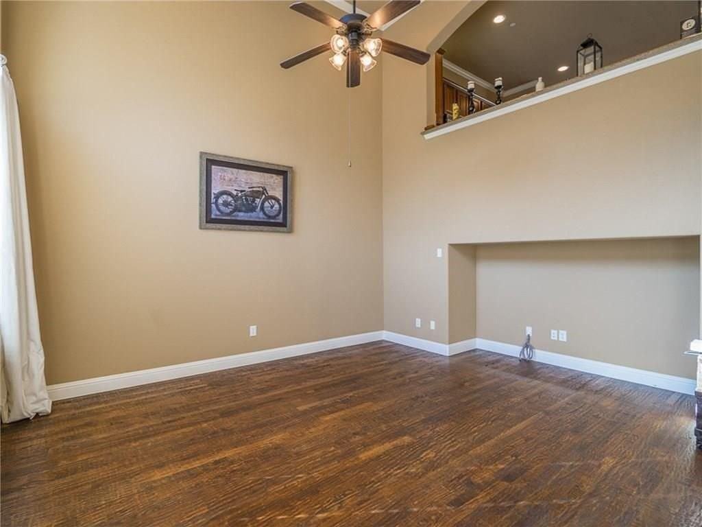 5733 Lois Ln - Photo 4 of 21