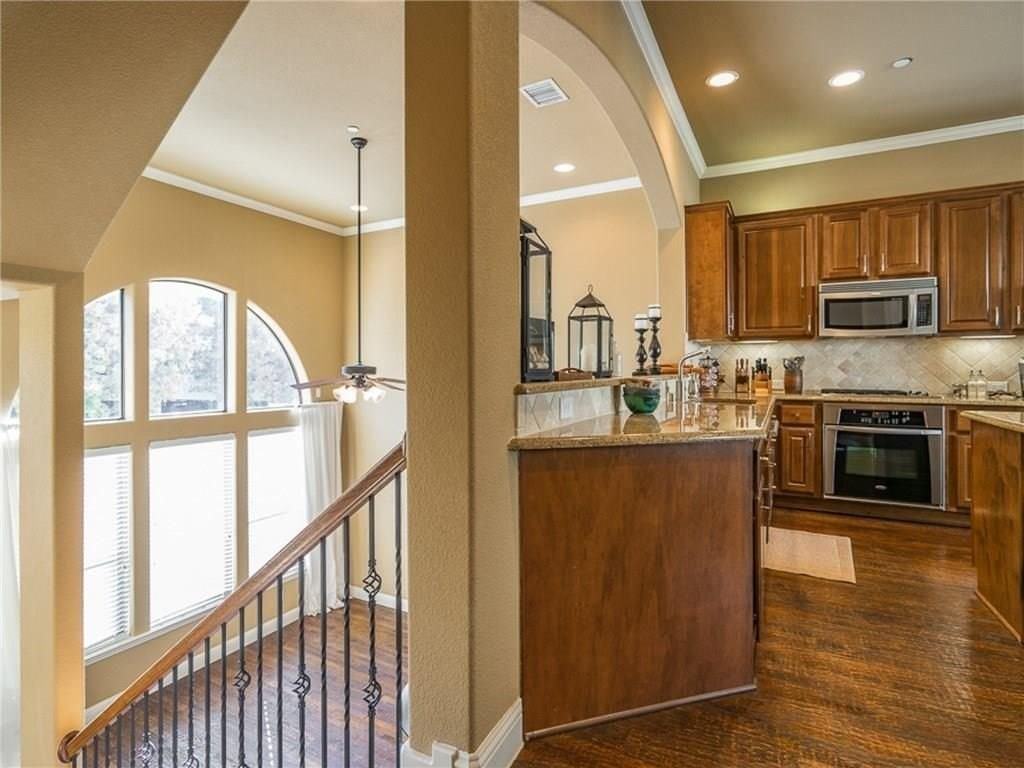 5733 Lois Ln - Photo 5 of 21