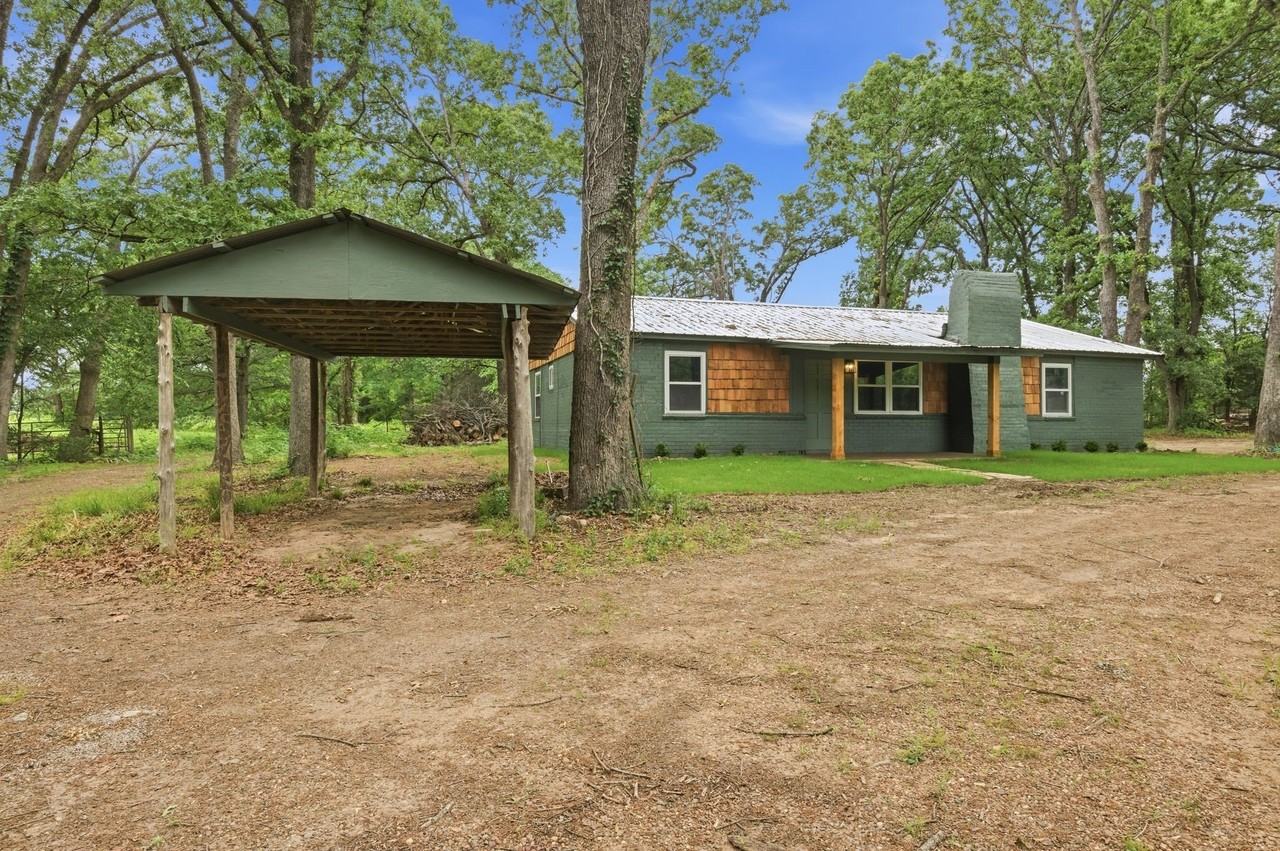 509 County Road 2271 - Photo 4 of 28