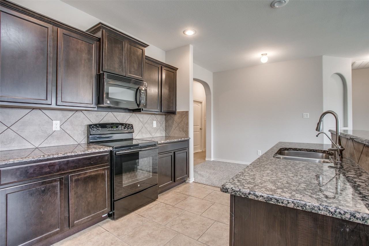 700 San Miguel Trl - Photo 5 of 25