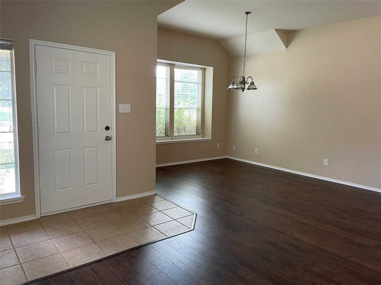 2808 Appaloosa Ct - Photo 2 of 30