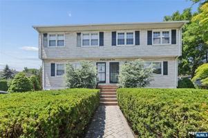 featured image of 81 Cortland Pl