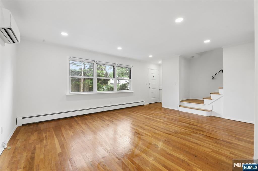 81 Cortland Pl - Photo 2 of 29
