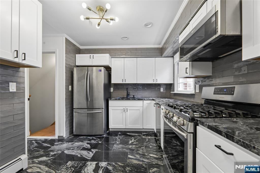 81 Cortland Pl - Photo 7 of 29
