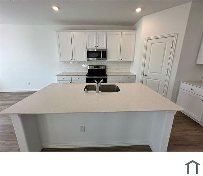 336 Wentworth Dr - Photo 4 of 22